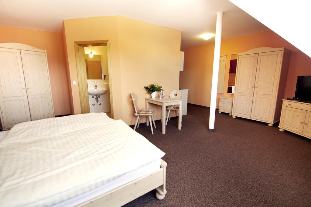 Brotzeit-Stadl Gbr Hotell Bad Staffelstein Rom bilde